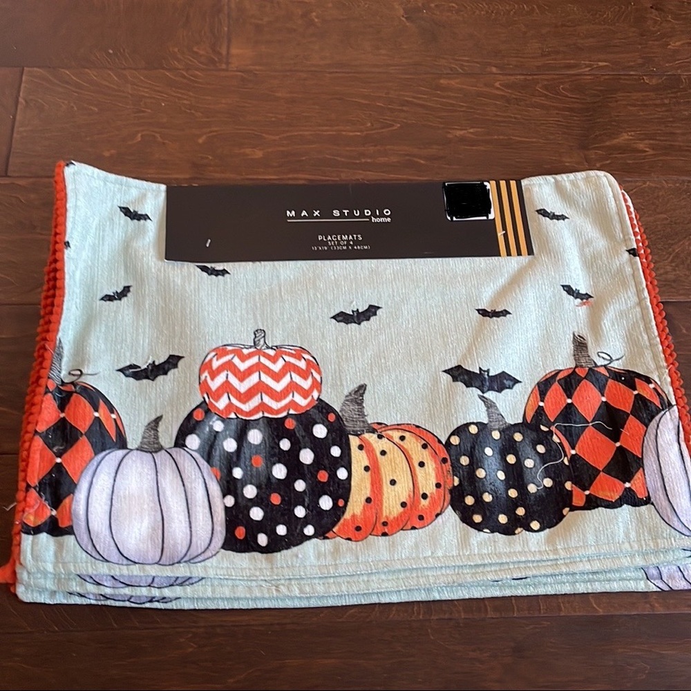 Max Studio Set of 4 Halloween placemats Bats Pumpkin Colorful New